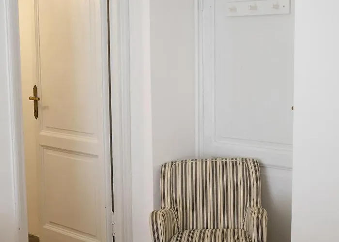 New, True-stevere Amazing Double Bed For 5 Pax Apartment Rom
